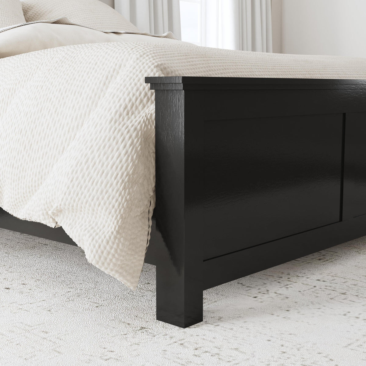 Black Queen Bed, Nightstand and Dresser O29647