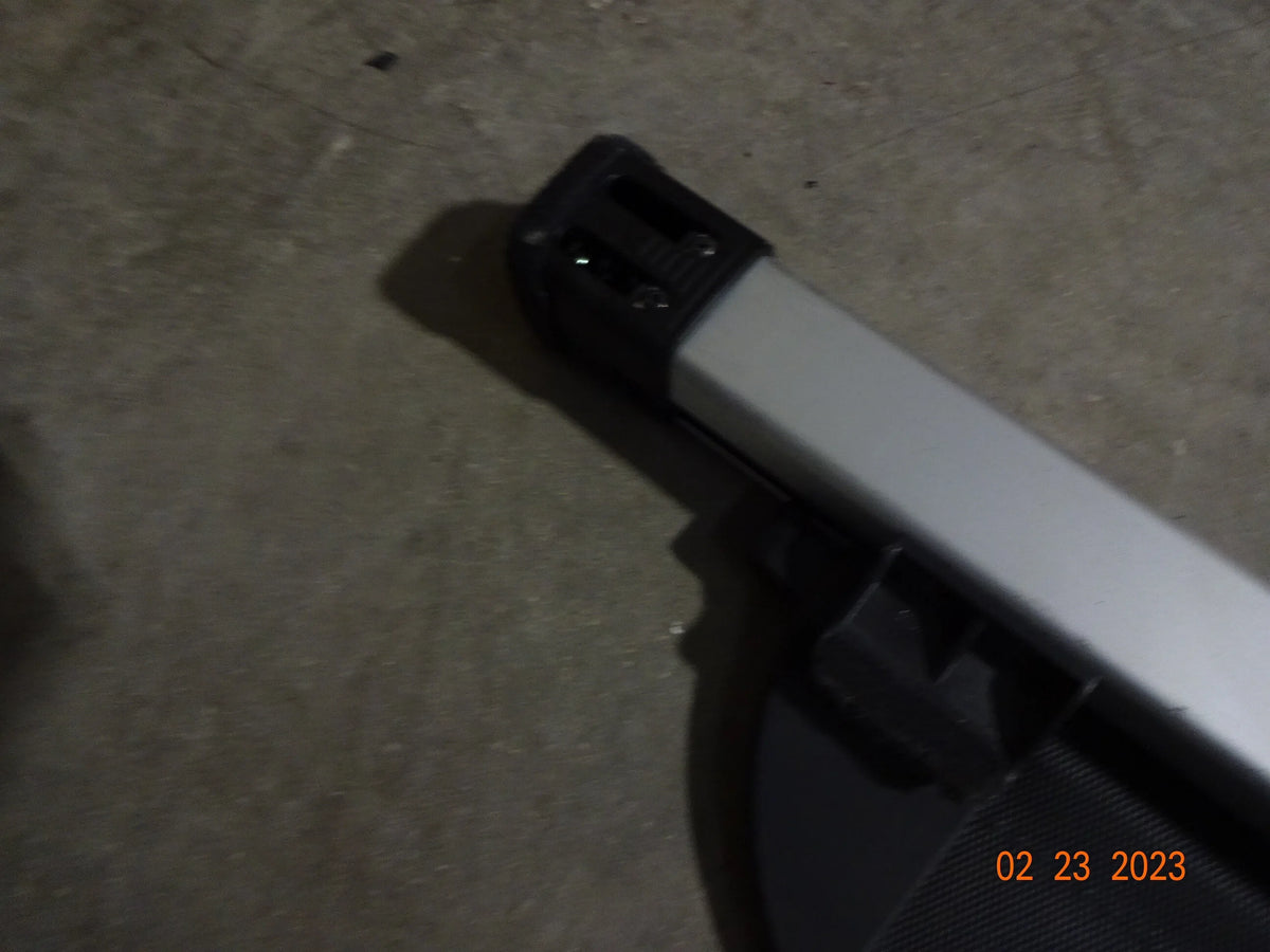 Black Retractable Cargo Cover S8978