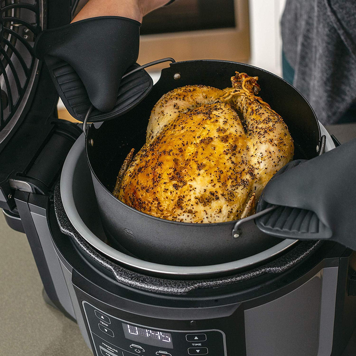 6.5 quart Black Gray Pressure Cooker & Air Fryer H371121