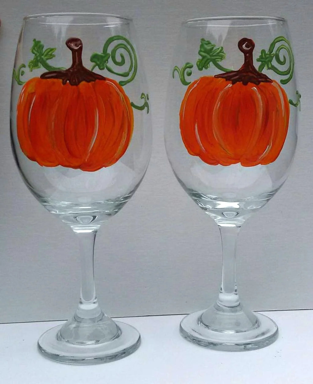 2 Hand Painted Stemmed Wine Glasses Set L636